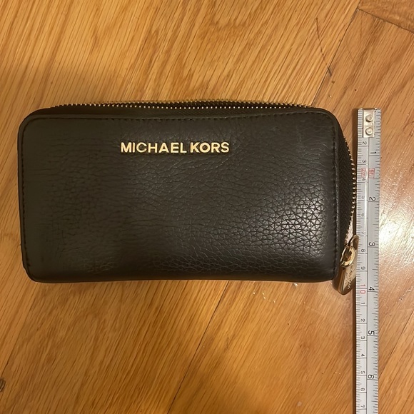 Michael Kors black pebbled leather wallet - Picture 8 of 9